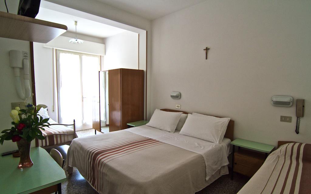 Hotel Villa Tua Riccione Rum bild
